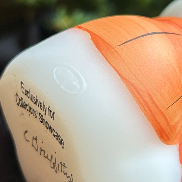 MINT Limited Edition Hand Painted Fenton Winking Halloween Bear in Pumpkin Costu - Picture 12 of 12